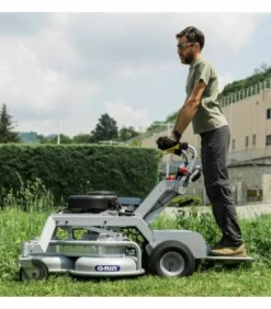 GRIN - Tondeuse à essence professionnelle 140 cm, mulching 8100 m²/h, zéro turn - grin xm140a