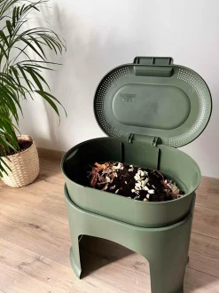 PLANET COMPOST - Lombricomposteur Magic Lombric avec 2 bacs à compost - 28 l
